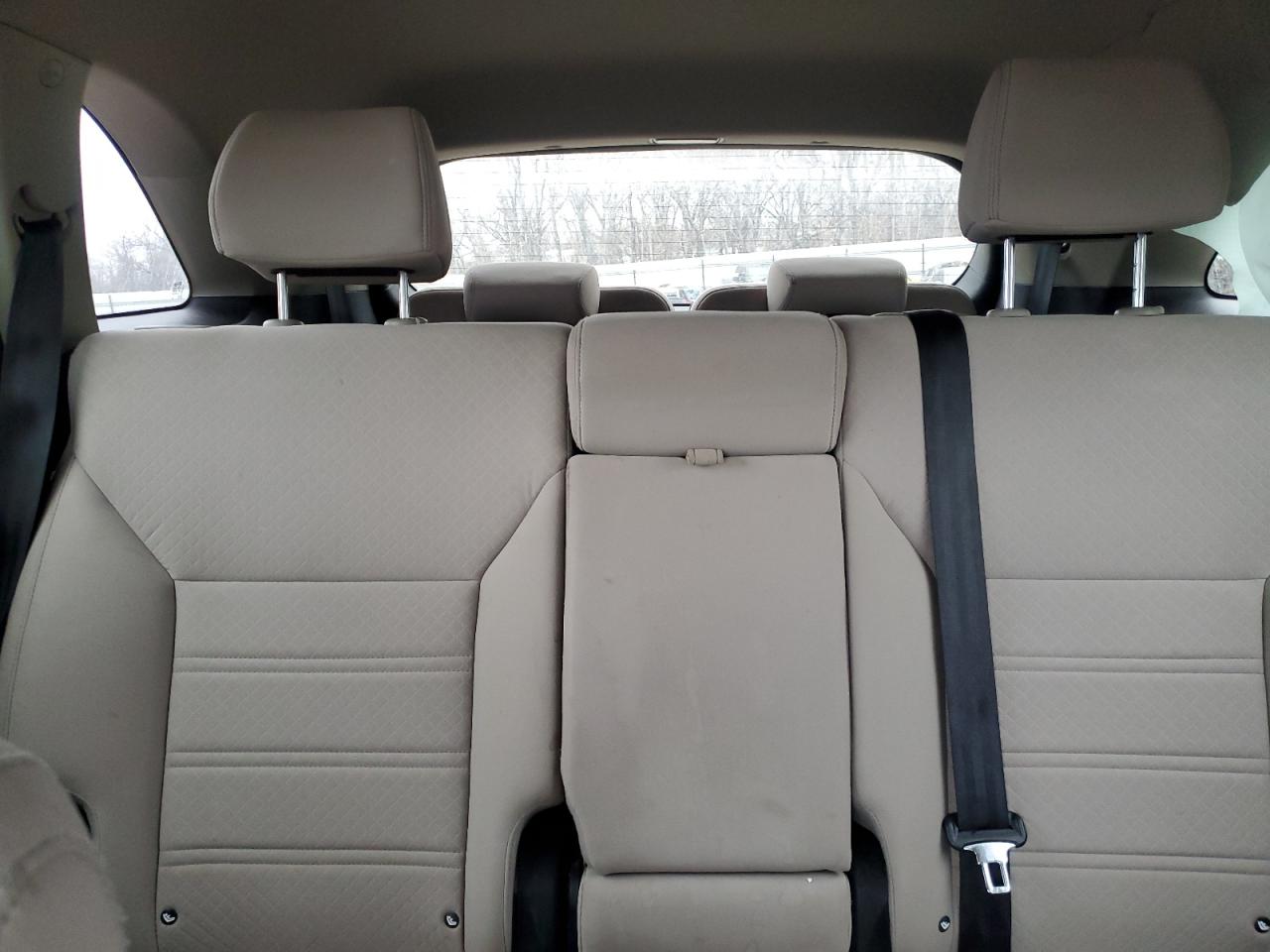 2016 KIA Sorento VIN 5XYPG4A33GG044864 Copart auction photo, front end / minor dent/scratches damage thumbnail 10