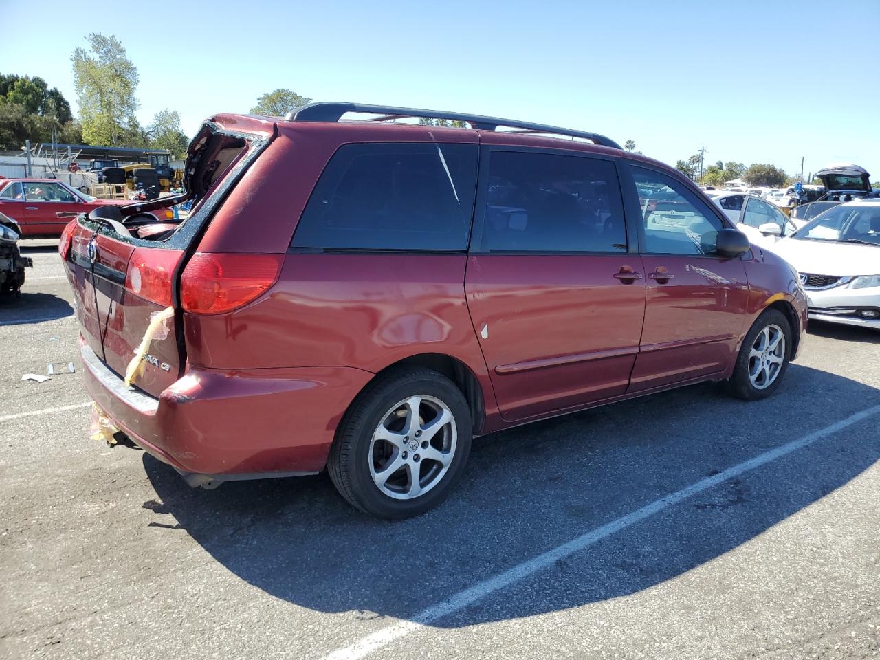2010 Toyota Sienna VIN 5TDKK4CC8AS341922 Copart auction photo, rear end / front end damage thumbnail 3
