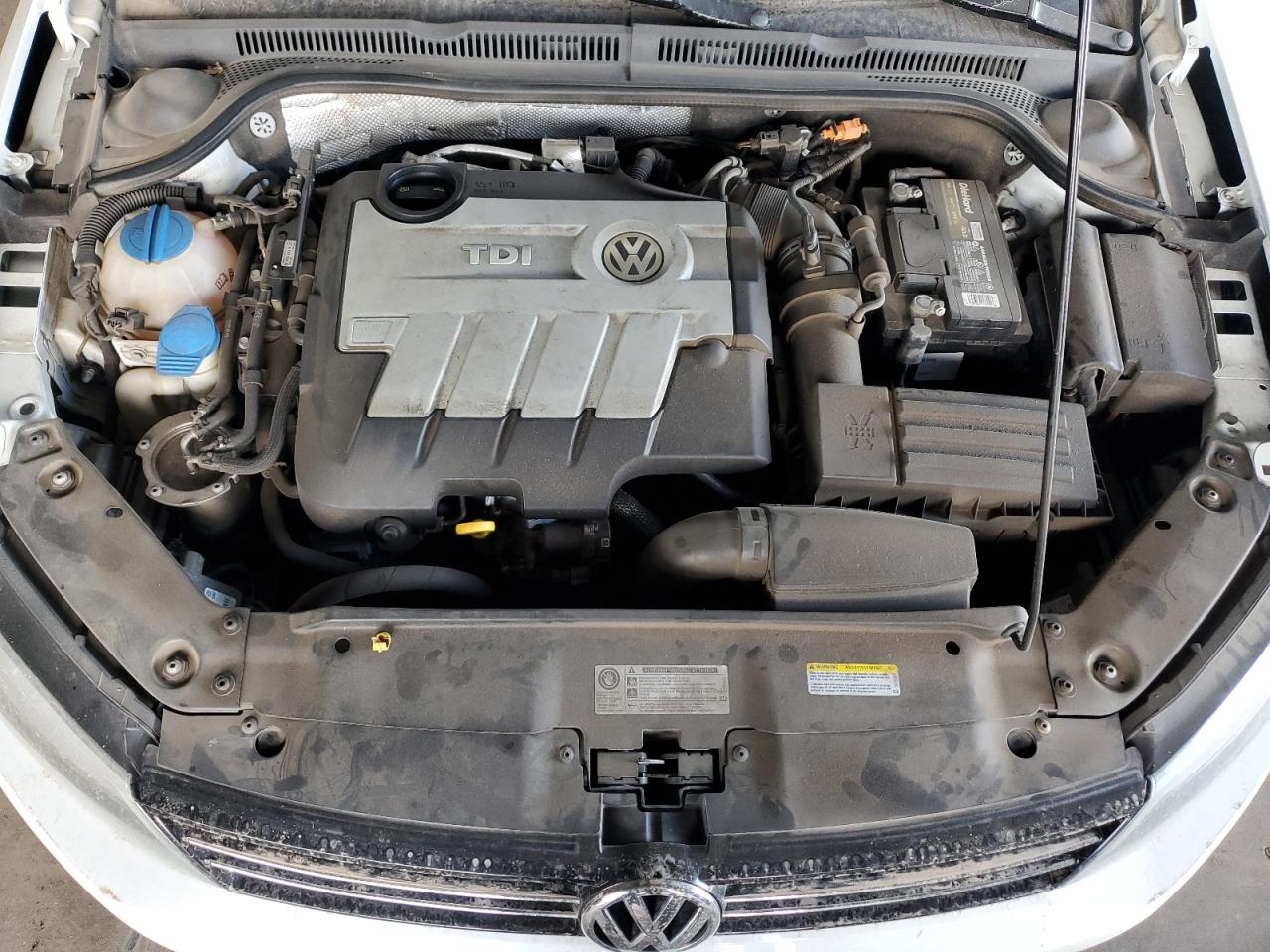 2014 Volkswagen Jetta VIN 3VW3L7AJ7EM266685 Copart auction photo, rear end damage thumbnail 11