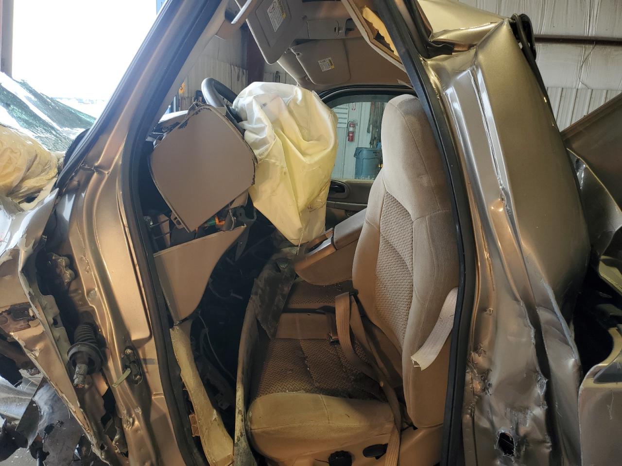 2002 Ford F-150 VIN 1FTRF17252NB01401 Copart auction photo, all over damage thumbnail 7