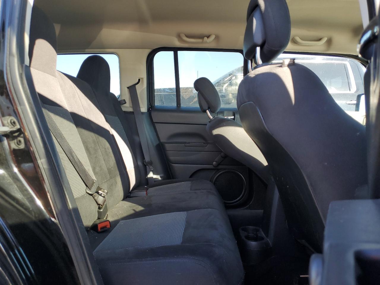 2016 Jeep Liberty (Patriot) VIN 1C4NJRBB2GD511587 Copart auction photo, minor dent/scratches damage thumbnail 11