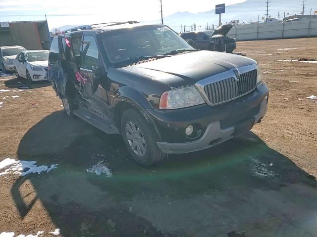 2004 Lincoln Navigator VIN 5LMFU28R04LJ43928 Copart auction photo, side damage thumbnail 12
