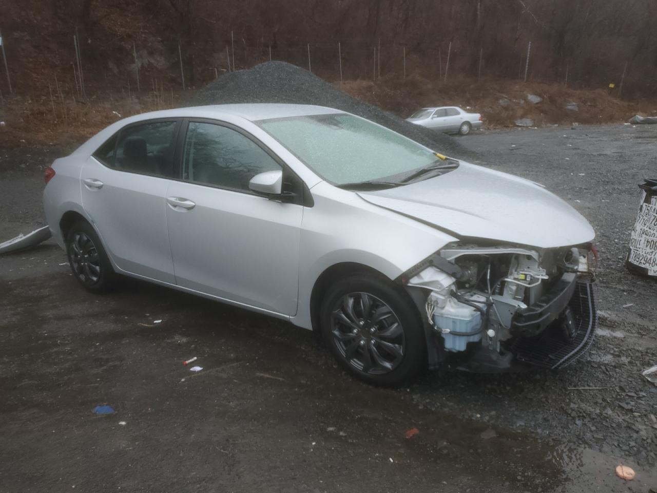 2017 Toyota Corolla VIN 2T1BURHE6HC758816 Copart auction photo, front end / minor dent/scratches damage thumbnail 4