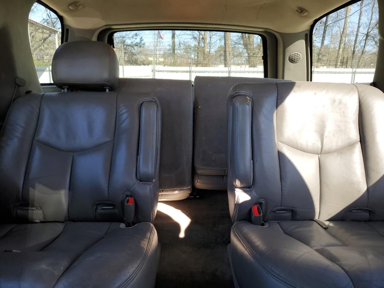 2004 Chevrolet Tahoe VIN 1GNEC13Z04R170106 Copart auction photo, front end / side damage thumbnail 10