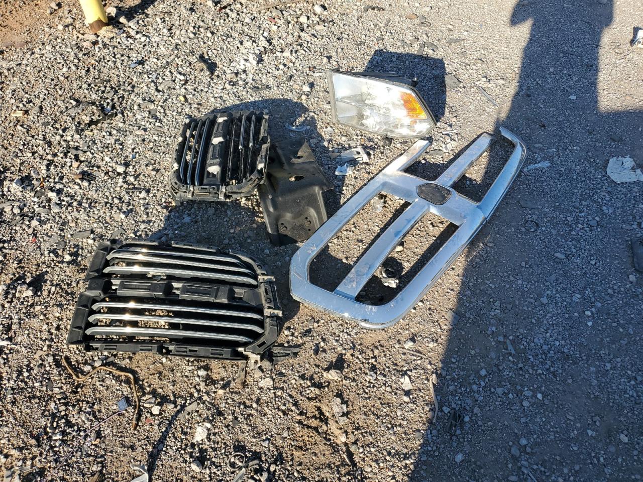 2018 RAM 1500 VIN 1C6RR7LM3JS357044 Copart auction photo, all over / mechanical damage thumbnail 14