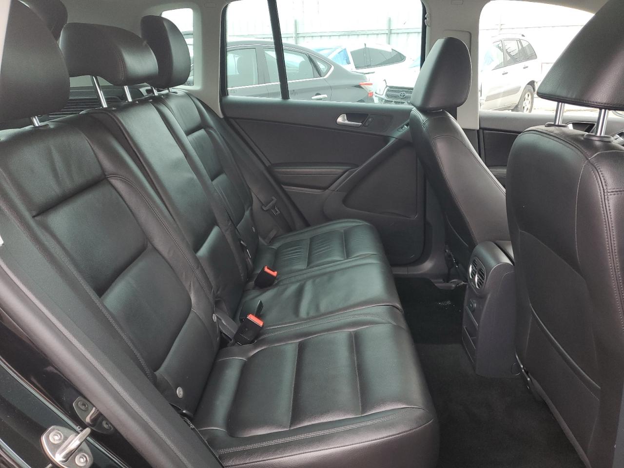 2017 Volkswagen Tiguan VIN WVGTV7AX8HW503900 Copart auction photo, hail damage thumbnail 11