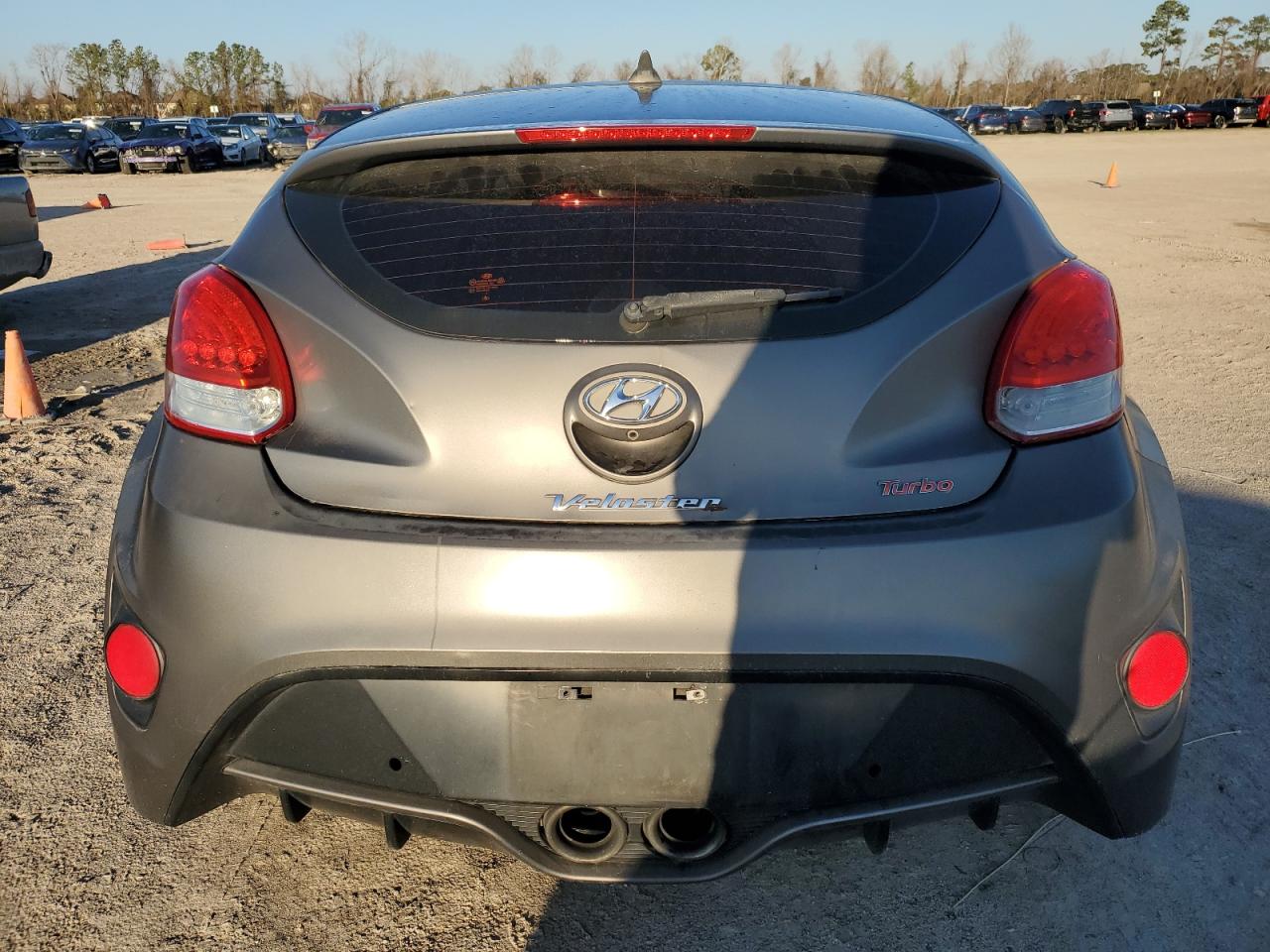 2015 Hyundai Veloster VIN KMHTC6AE1FU225882 Copart auction photo, normal wear / minor dent/scratches damage thumbnail 6
