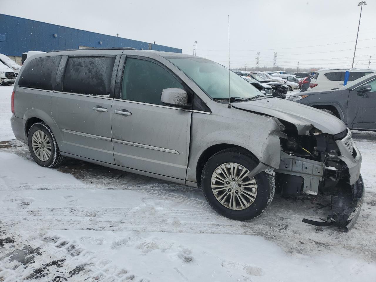 2016 Chrysler Town & Country VIN 2C4RC1CG6GR263834 Copart auction photo, front end damage thumbnail 4