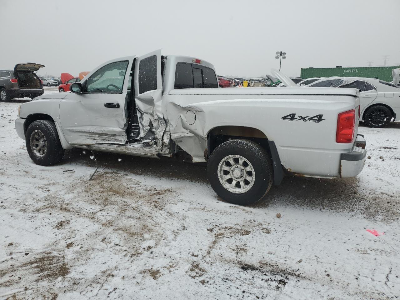 2007 Dodge Dakota VIN 1D7HW42K67S137763 Copart auction photo, side damage thumbnail 2
