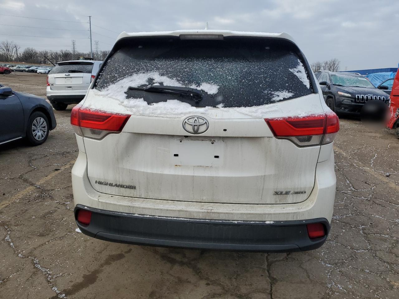 2018 Toyota Highlander VIN 5TDJZRFH7JS801793 Copart auction photo, front end damage thumbnail 6