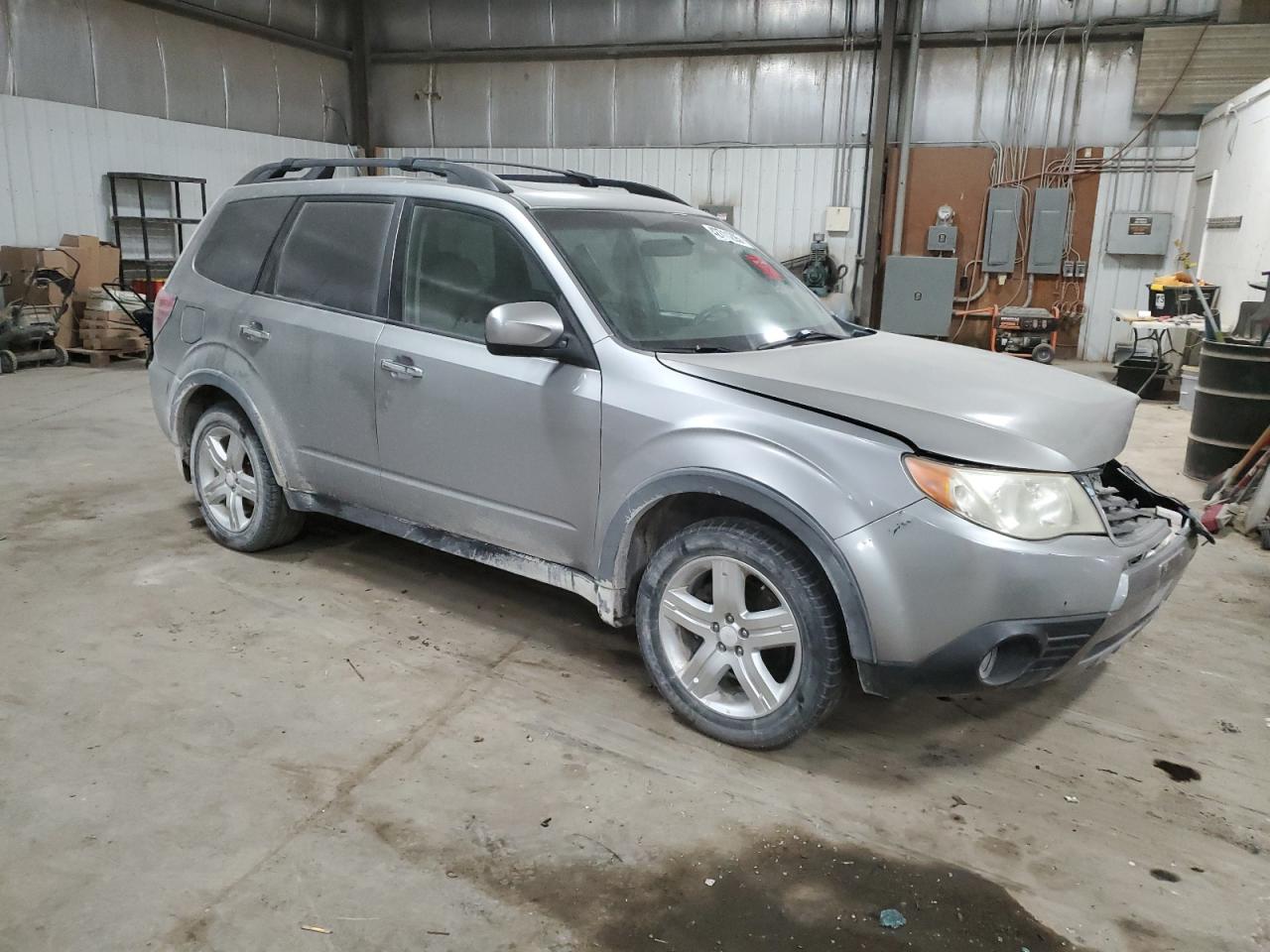 2009 Subaru Forester VIN JF2SH646X9H796033 Copart auction photo, front end / side damage thumbnail 4