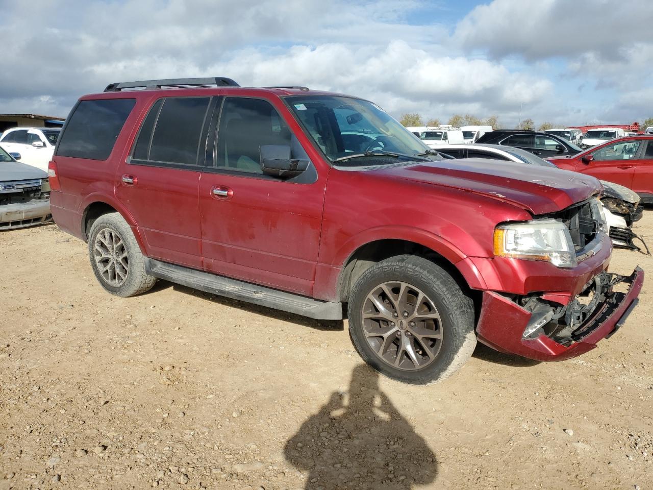 2016 Ford Expedition VIN 1FMJU1HT3GEF18190 Copart auction photo, front end damage thumbnail 4