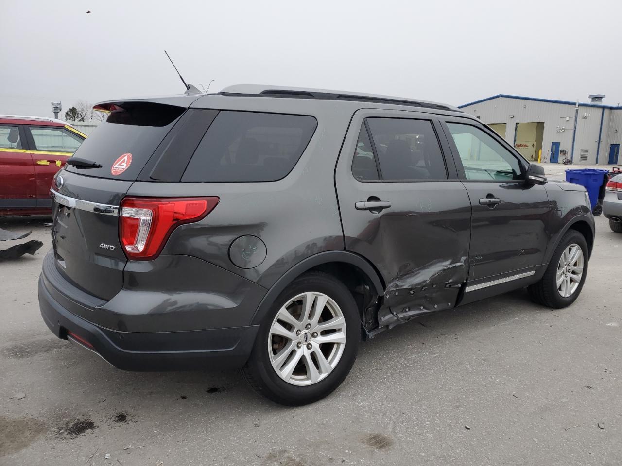 2019 Ford Explorer VIN 1FM5K8D87KGB30751 Copart auction photo, side / rear end damage thumbnail 3