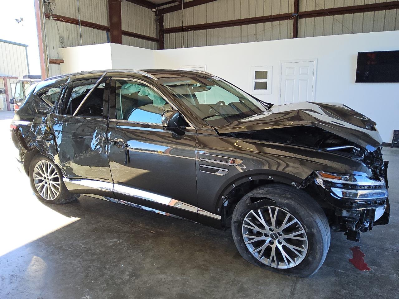 2024 Genesis Gv80 VIN KMUHBDSB7RU177358 Copart auction photo, all over damage thumbnail 4