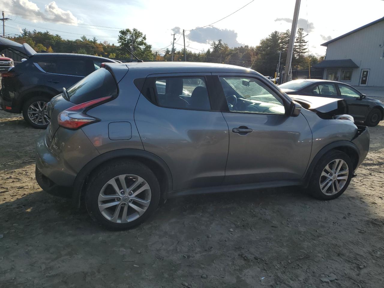 2016 Nissan Juke VIN JN8AF5MV9GT659326 Copart auction photo, front end damage thumbnail 3