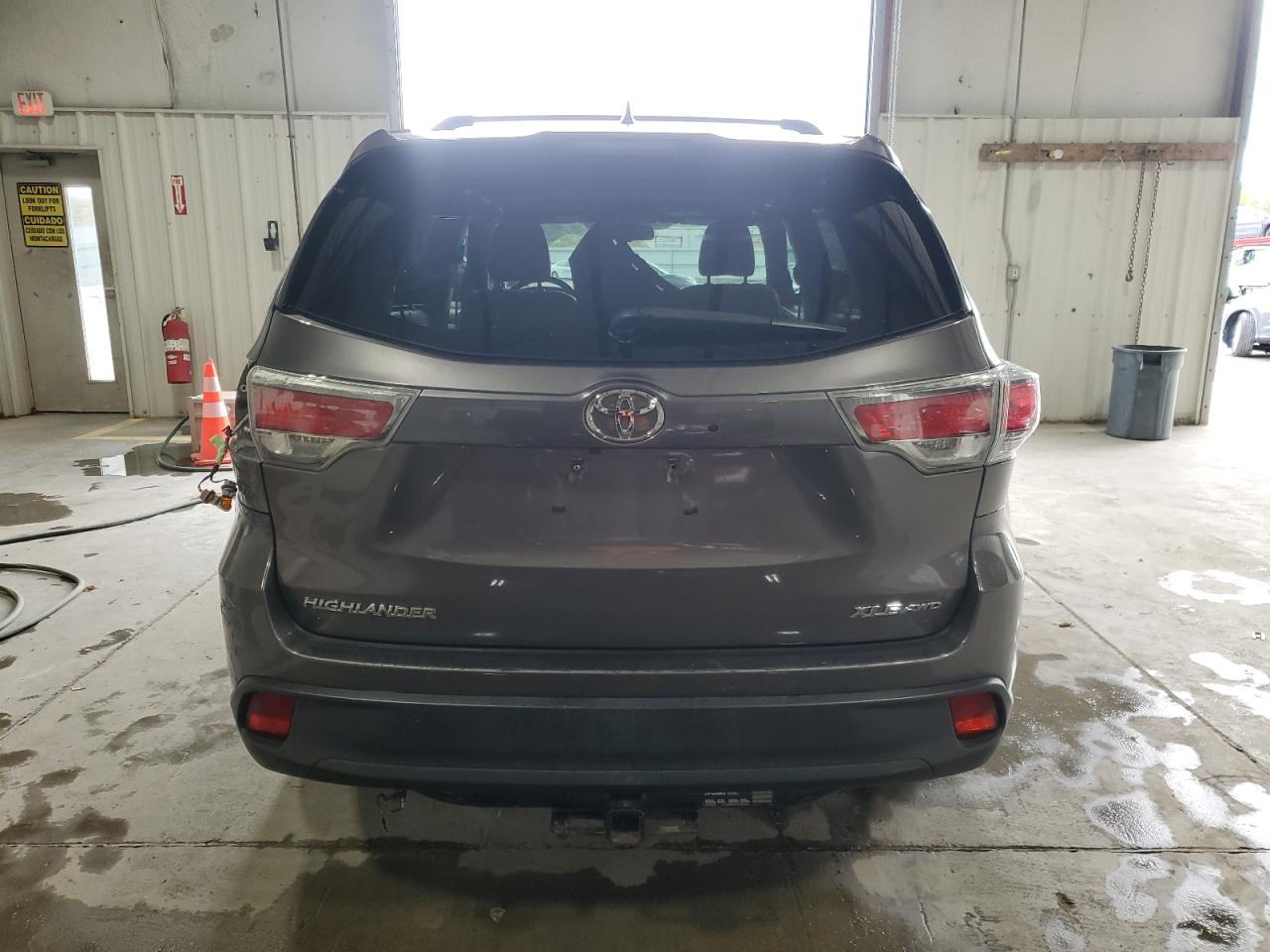 2016 Toyota Highlander VIN 5TDJKRFH7GS320763 Copart auction photo, all over damage thumbnail 6