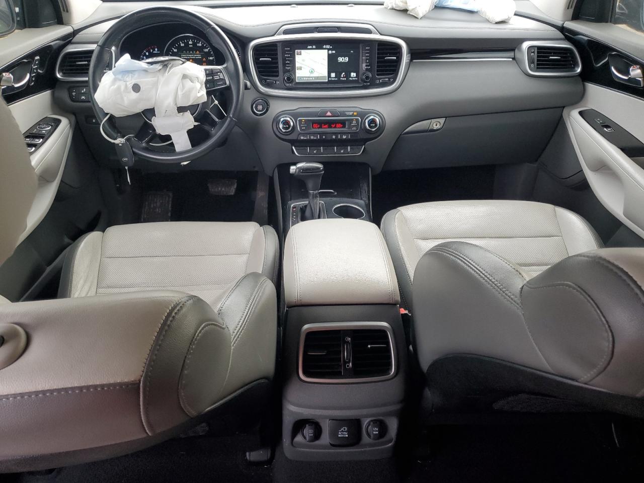 2019 KIA Sorento VIN 5XYPK4A50KG550399 Copart auction photo, front end / minor dent/scratches damage thumbnail 8