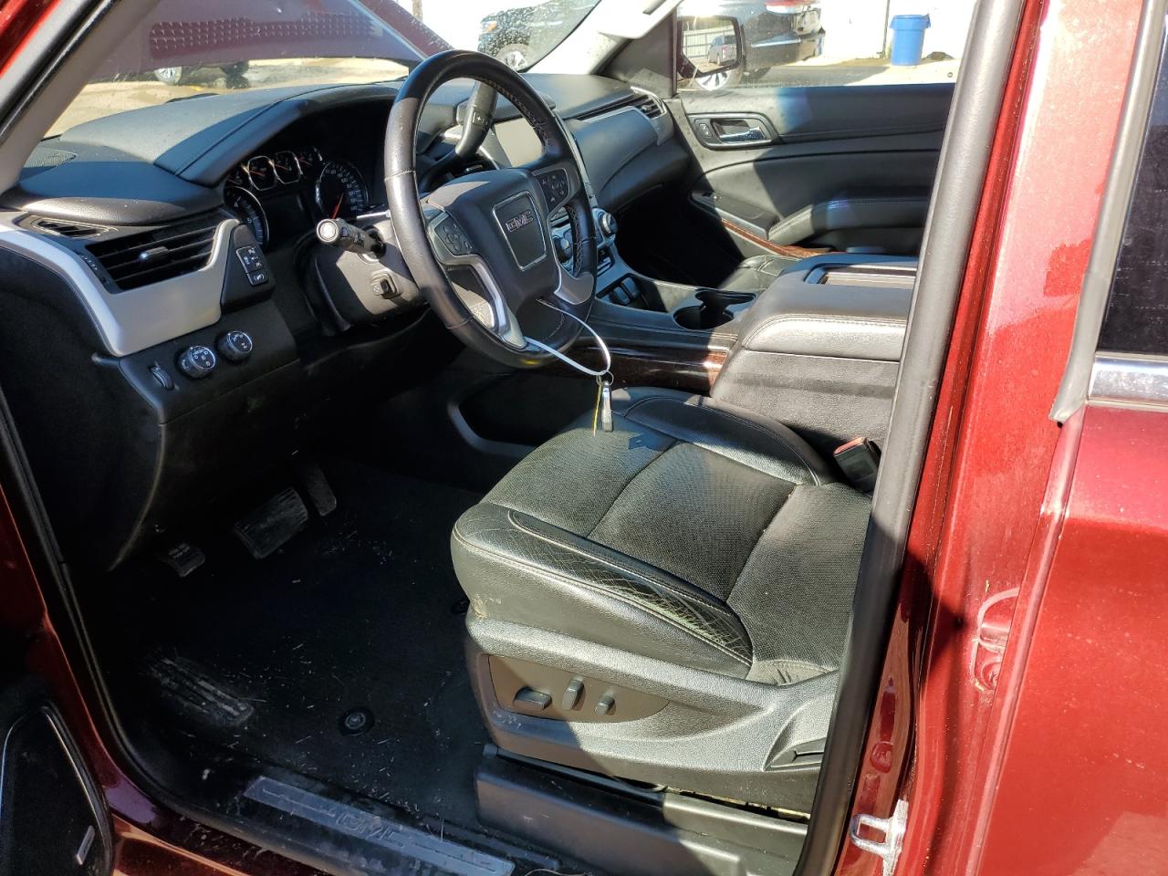 2019 GMC Yukon VIN 1GKS2GKC0KR183311 Copart auction photo, rear end / side damage thumbnail 7