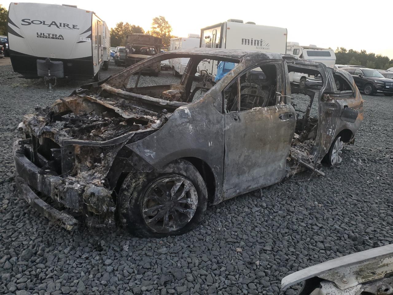2021 Toyota Sienna VIN 5TDKRKEC9MS014804