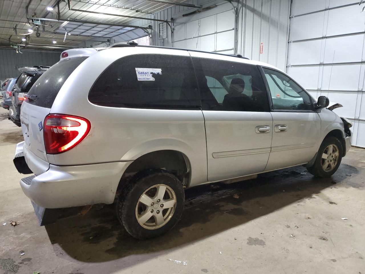 2007 Dodge Caravan VIN 2D4GP44L47R159550 Copart auction photo, front end / side damage thumbnail 3