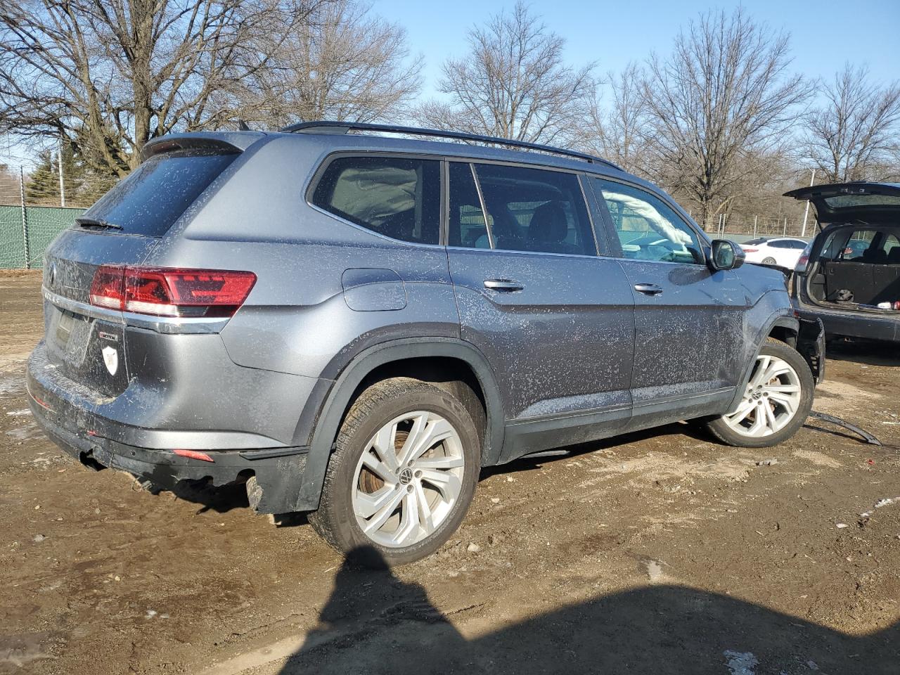 2021 Volkswagen Atlas VIN 1V2KP2CA3MC564703 Copart auction photo, undercarriage / front end damage thumbnail 3