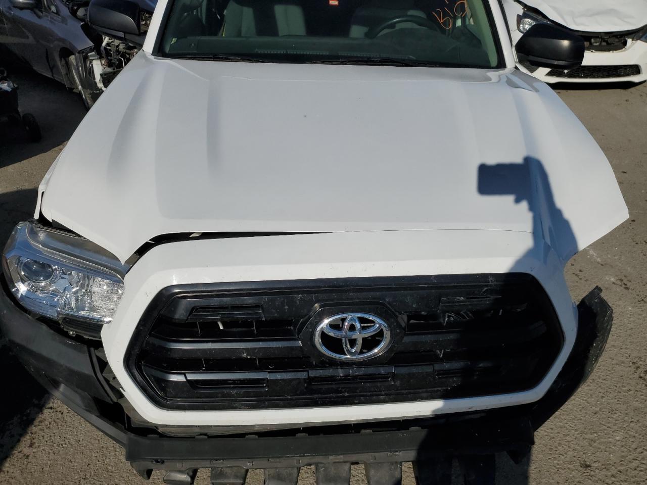 2017 Toyota Tacoma VIN 5TFSX5EN9HX052591 Copart auction photo, front end / undercarriage damage thumbnail 12