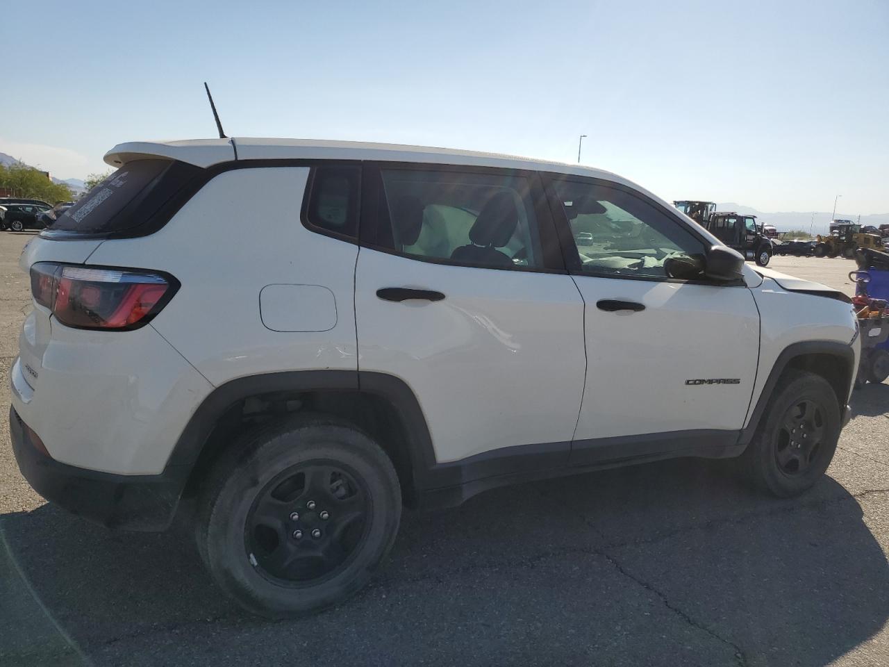 2018 Jeep Compass VIN 3C4NJDAB8JT131062 Copart auction photo, front end damage thumbnail 3