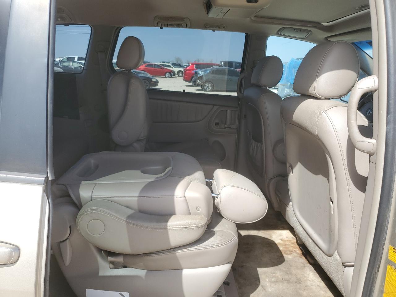 2008 Toyota Sienna VIN 5TDZK22C18S209857 Copart auction photo, normal wear damage thumbnail 11