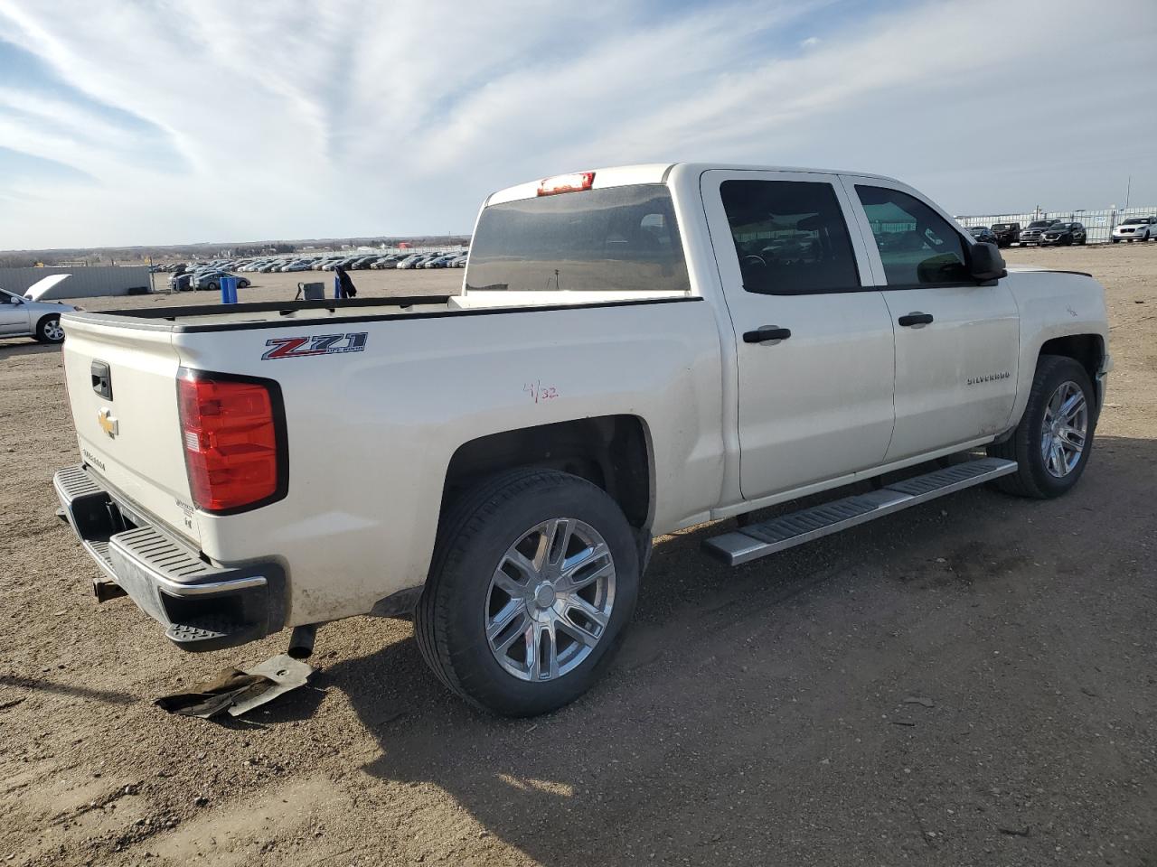 2014 Chevrolet Silverado VIN 3GCUKREC5EG166150 Copart auction photo, front end damage thumbnail 3