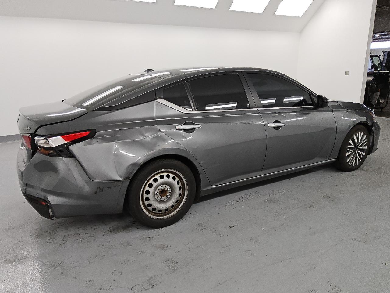 2024 Nissan Altima VIN 1N4BL4DV7RN380599 Copart auction photo, side / front end damage thumbnail 3