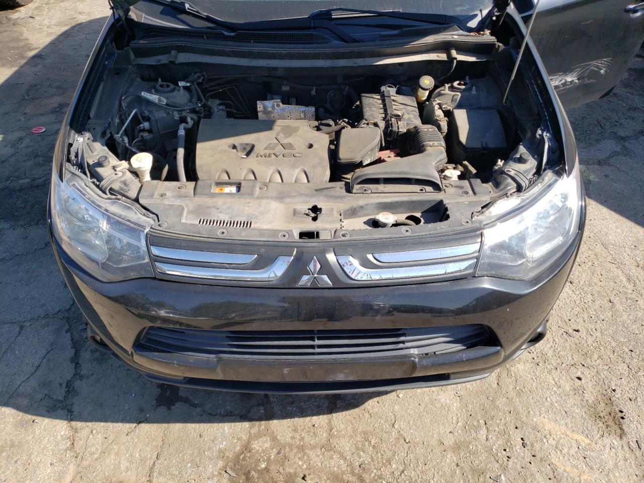 2014 Mitsubishi Outlander VIN JA4AD3A30EZ008924 Copart auction photo, front end / side damage thumbnail 12