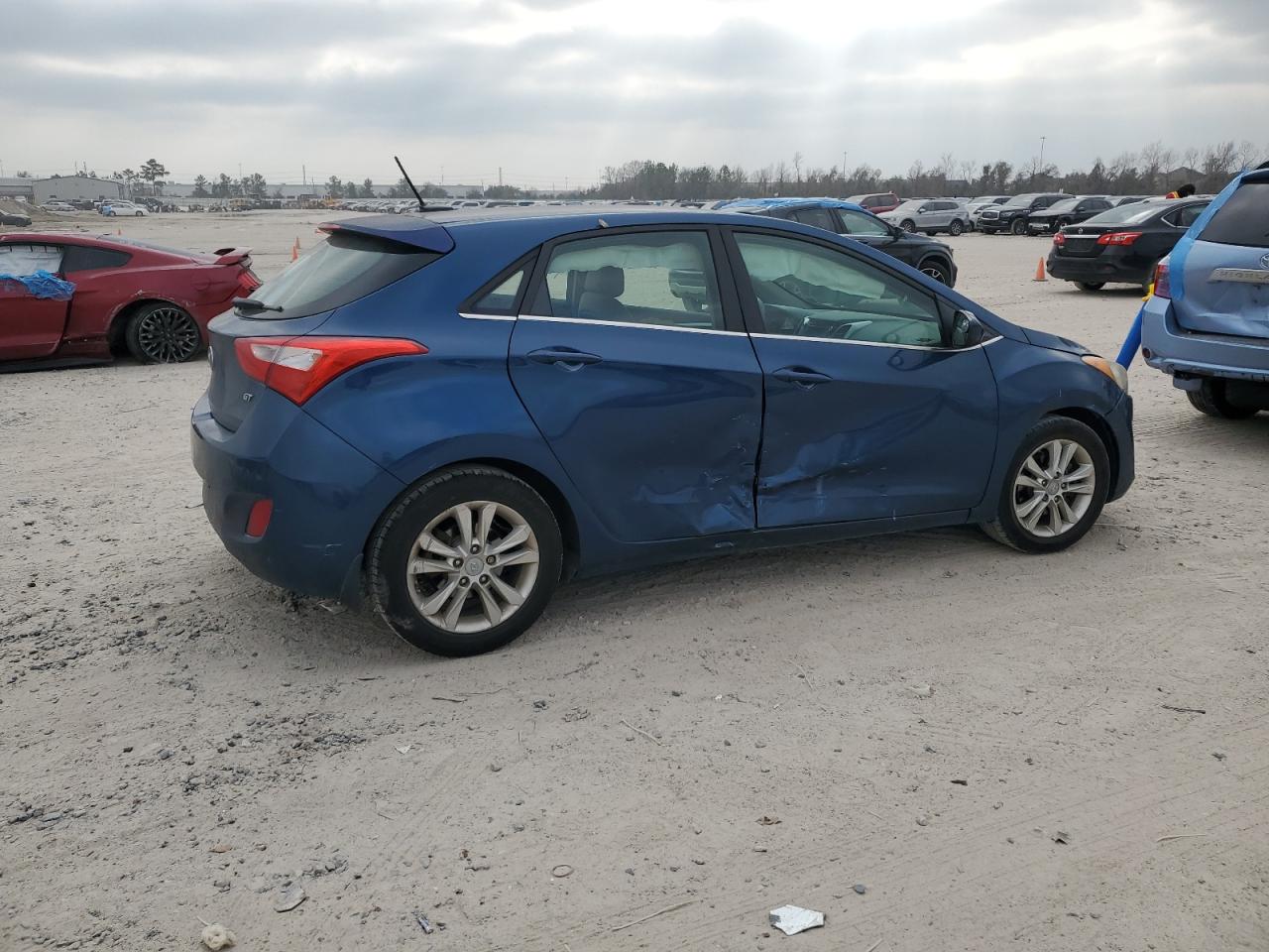 2014 Hyundai Elantra VIN KMHD35LH0EU198470 Copart auction photo, side / minor dent/scratches damage thumbnail 3