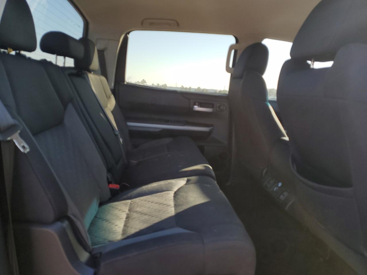 2017 Toyota Tundra VIN 5TFEM5F12HX111983 Copart auction photo, front end / minor dent/scratches damage thumbnail 10