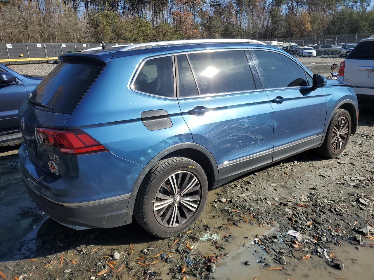 2018 Volkswagen Tiguan VIN 3VV2B7AX6JM029476 Copart auction photo, front end damage thumbnail 3