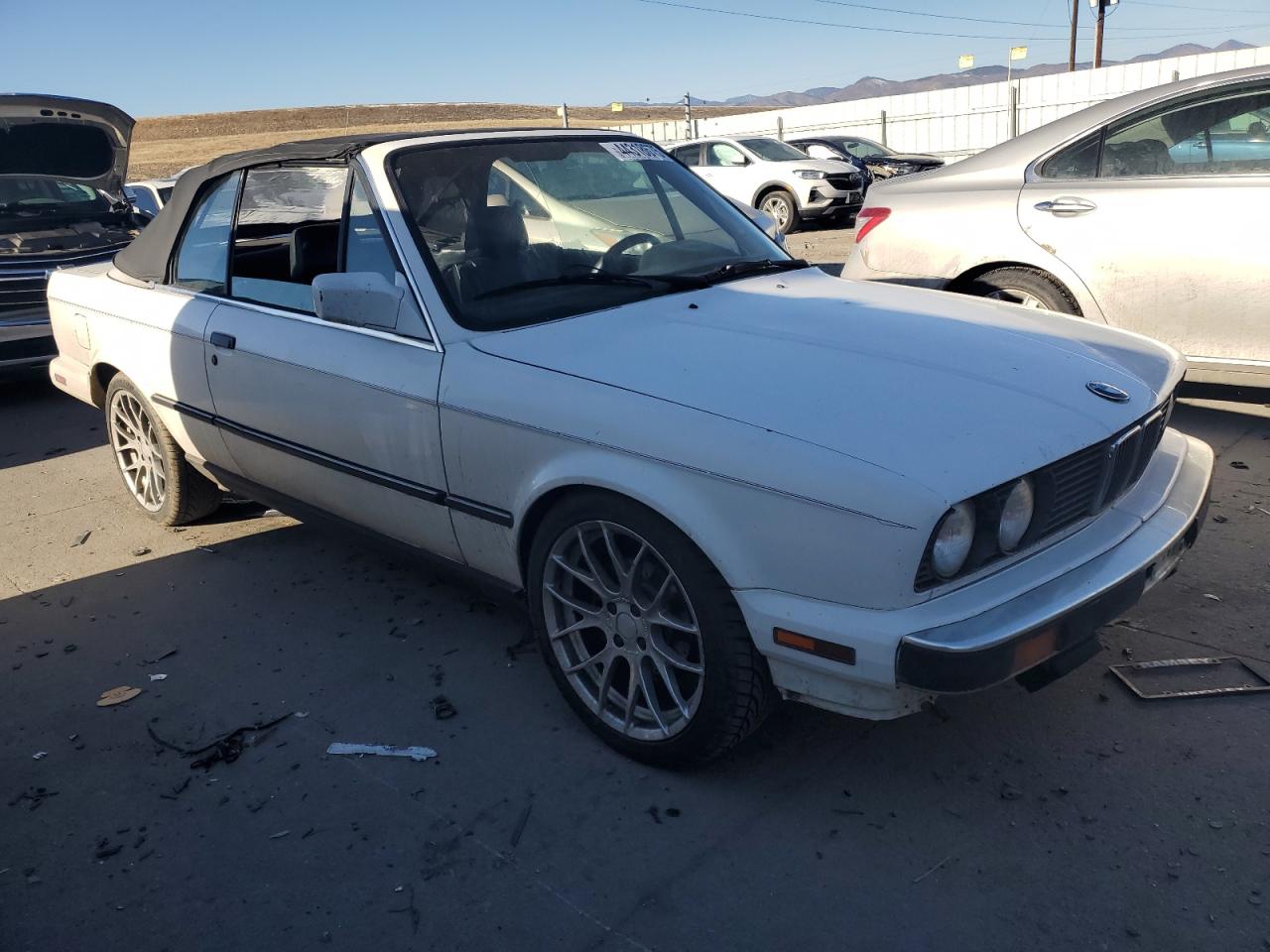 1989 BMW 3er VIN WBABB1308K8275640 Copart auction photo, side damage thumbnail 4