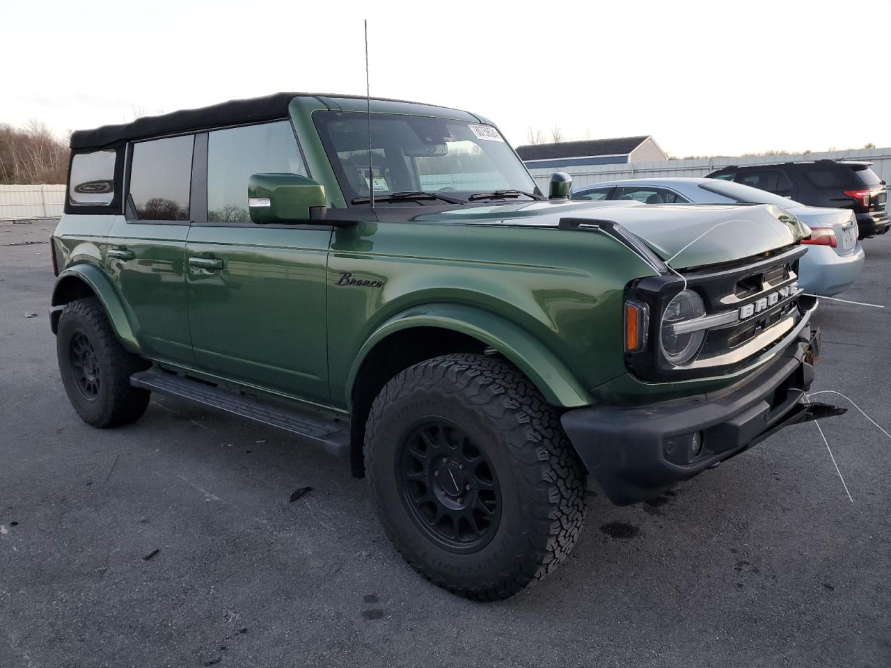 2022 Ford Bronco VIN 1FMEE5DP2NLB03109 Copart auction photo, front end damage thumbnail 4
