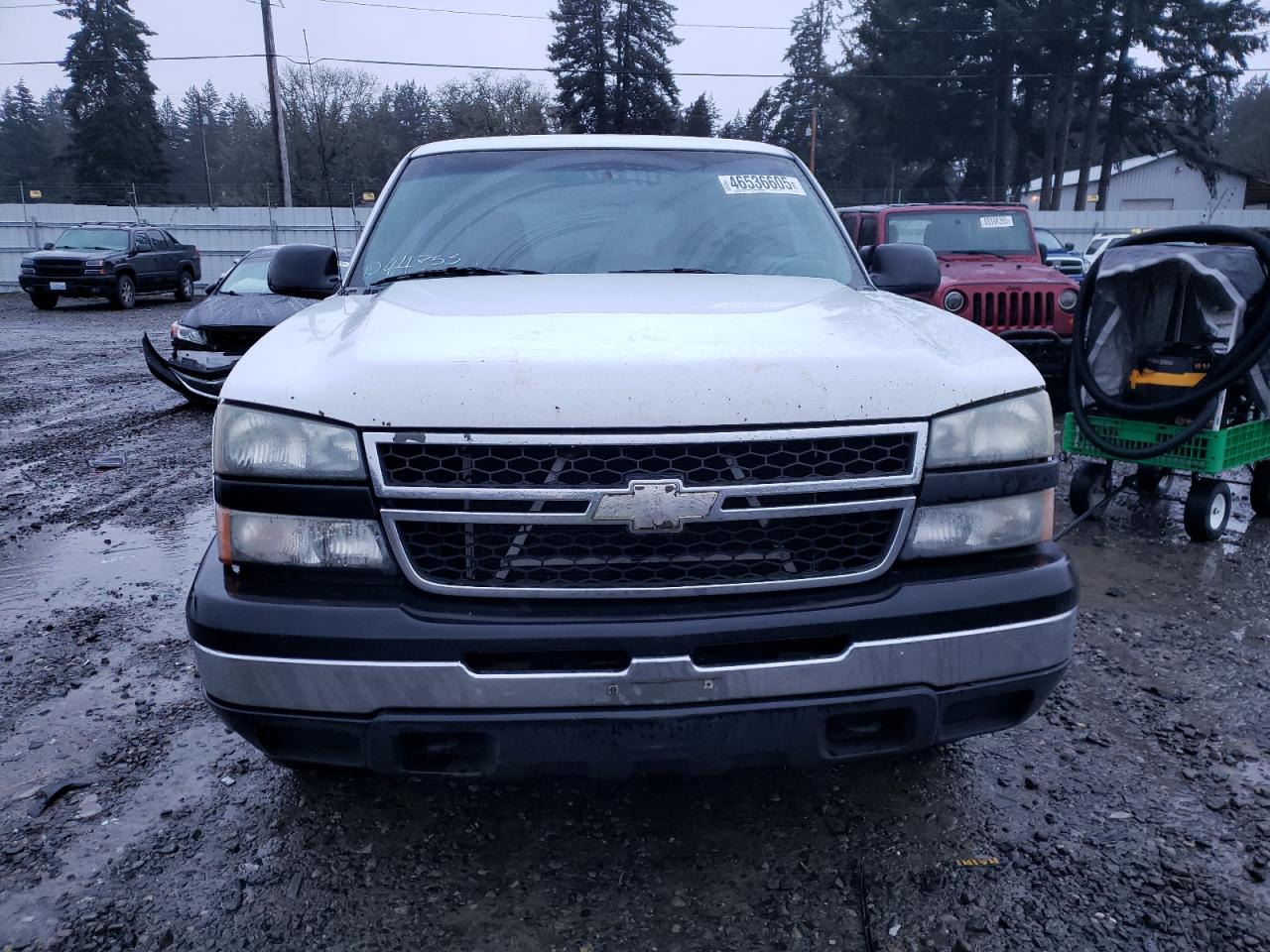 2006 Chevrolet Silverado VIN 1GCEK19V56Z192976 Copart auction photo, vandalism damage thumbnail 5