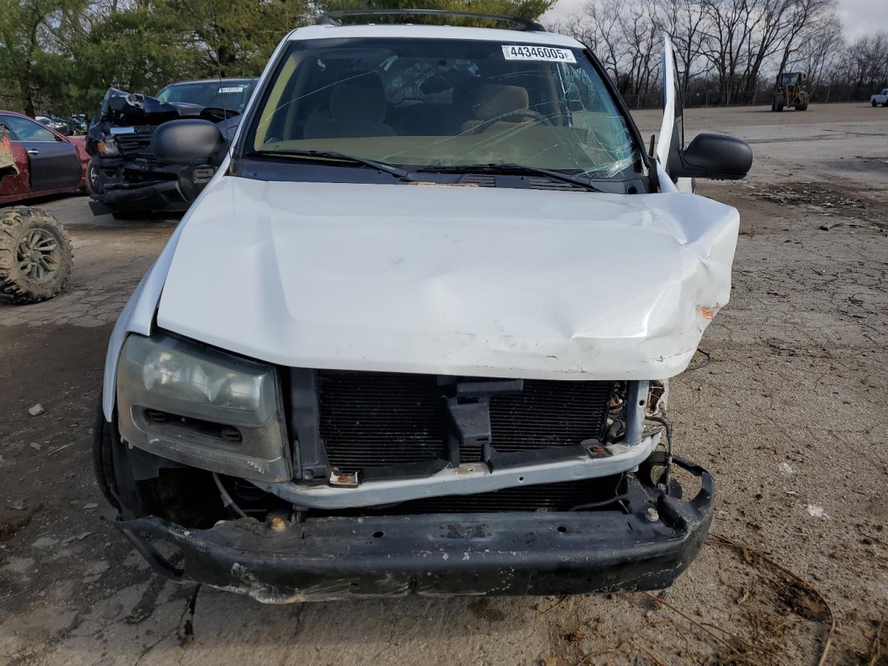 2002 Chevrolet TrailBlazer VIN 1GNDS13S622356580 Copart auction photo, front end / side damage thumbnail 5