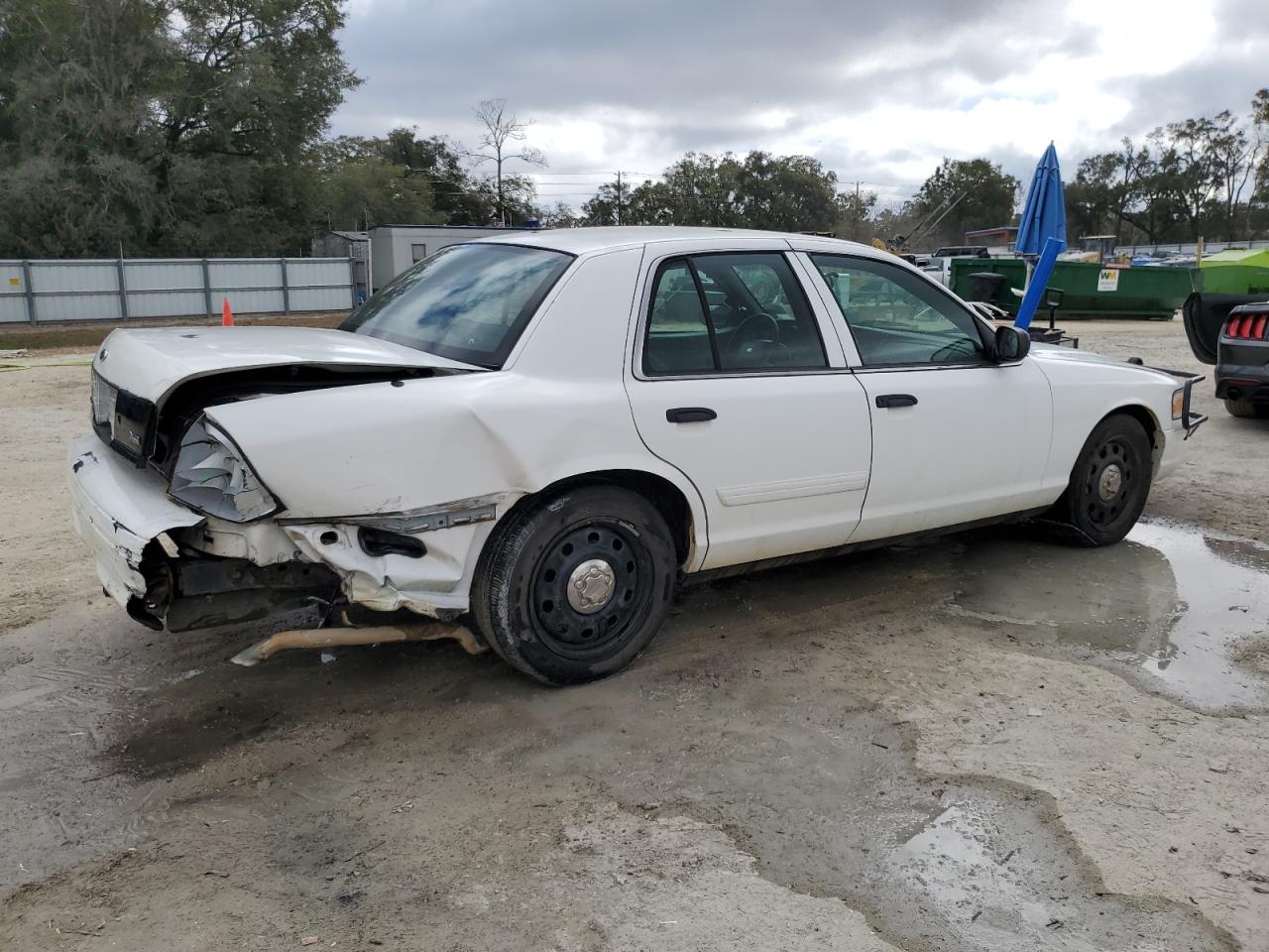 2011 Ford Crown Victoria VIN 2FABP7BV3BX114168 Copart auction photo, rear end / front end damage thumbnail 3
