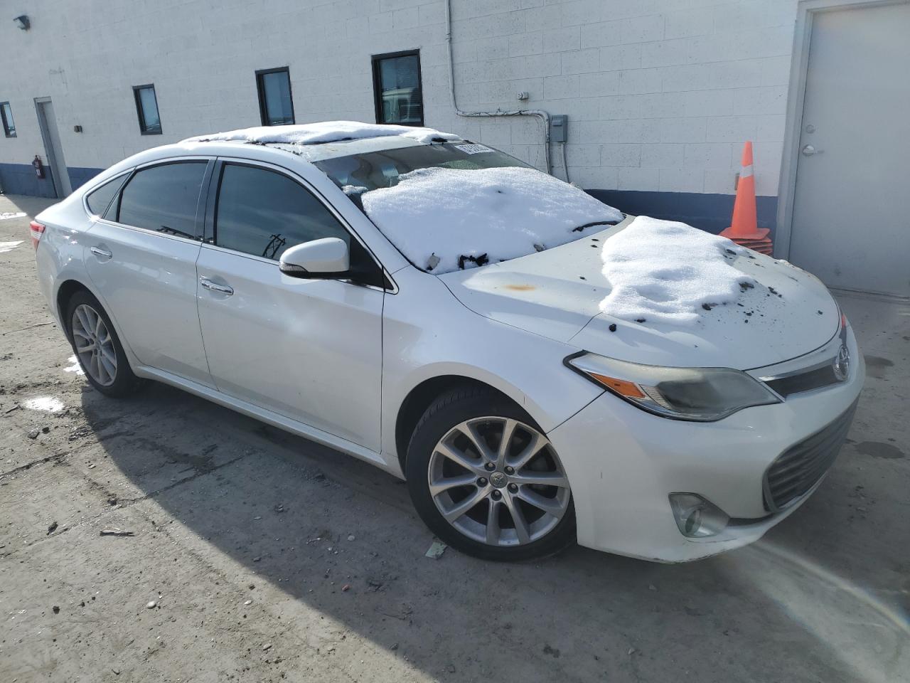 2013 Toyota Avalon VIN 4T1BK1EB6DU011985 Copart auction photo, burn damage thumbnail 4