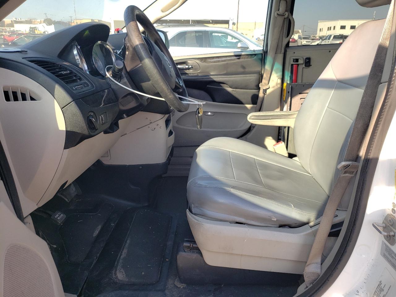 2017 Dodge Caravan VIN 2C4RDGBG2HR802324 Copart auction photo, minor dent/scratches damage thumbnail 7