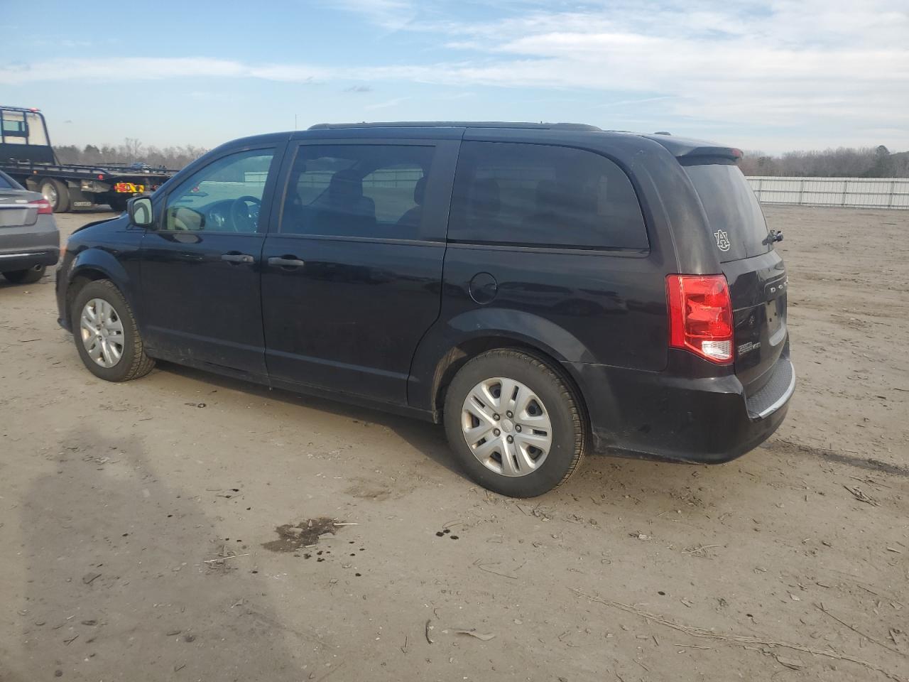 2019 Dodge Caravan VIN 2C4RDGBG0KR502353 Copart auction photo, front end / minor dent/scratches damage thumbnail 2