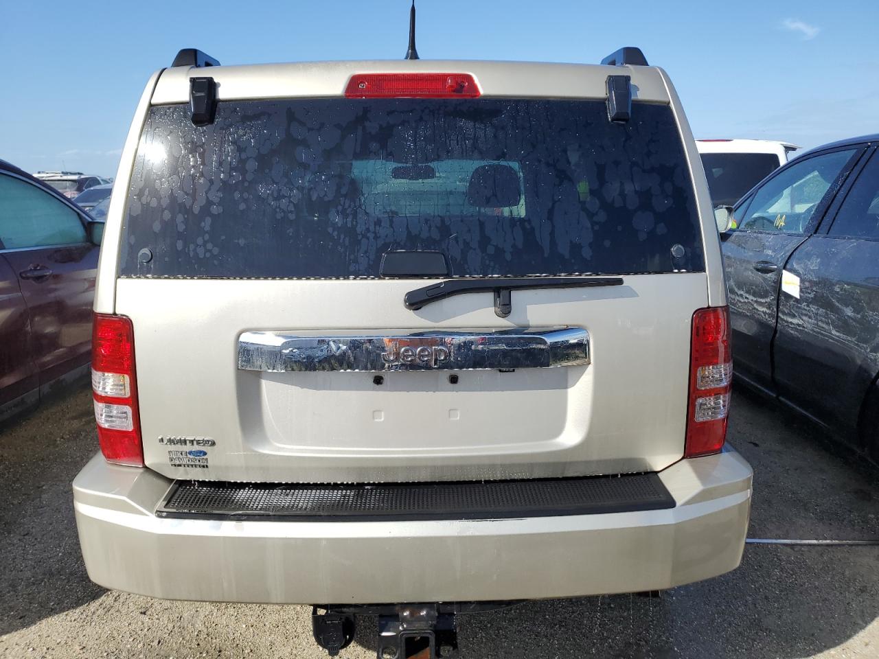 2011 Jeep Liberty (North America) VIN 1J4PP5GK1BW508938 Copart auction photo, water/flood damage thumbnail 6