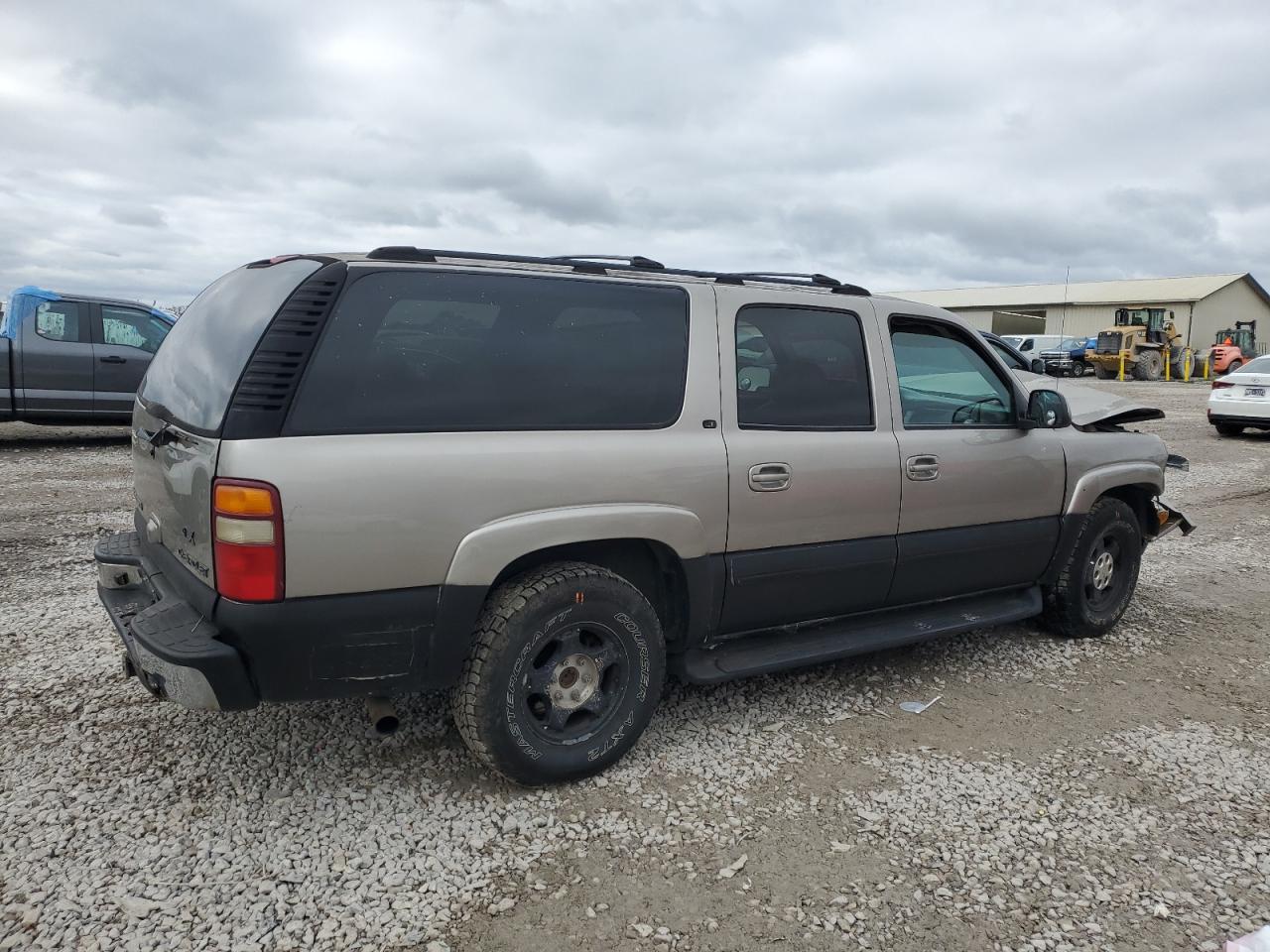 2003 Chevrolet Suburban VIN 3GNFK16Z43G105731 Copart auction photo, front end / mechanical damage thumbnail 3