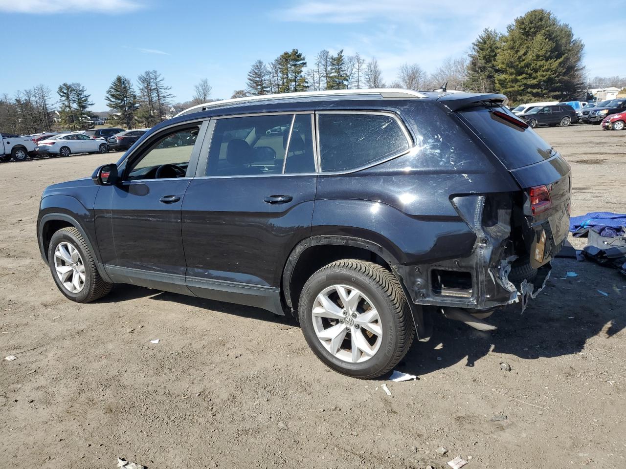 2019 Volkswagen Atlas VIN 1V2WR2CA3KC576231 Copart auction photo, rear end damage thumbnail 2
