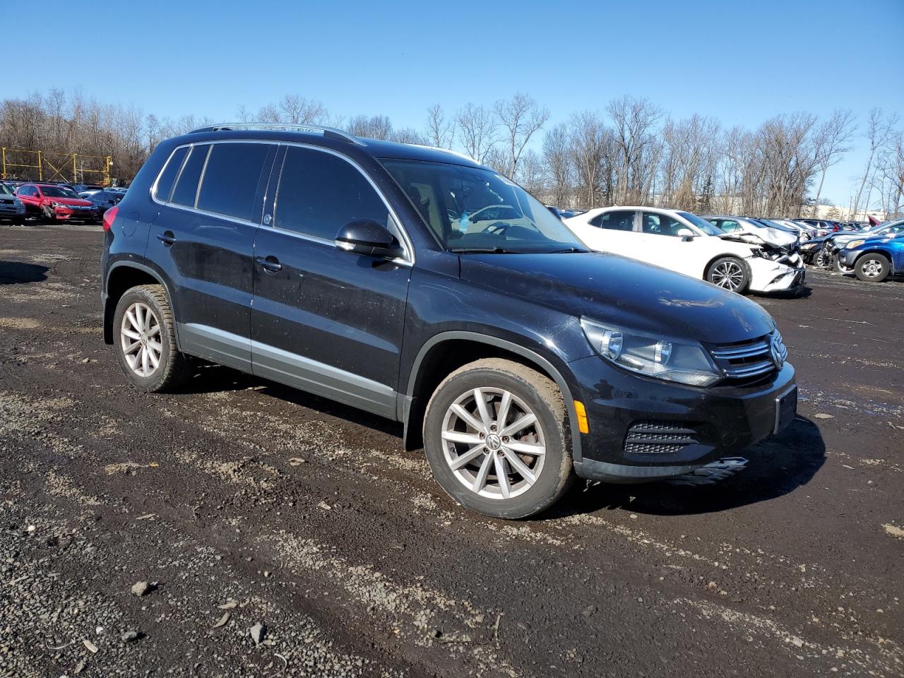 2017 Volkswagen Tiguan VIN WVGSV7AX1HK032546 Copart auction photo, front end damage thumbnail 4
