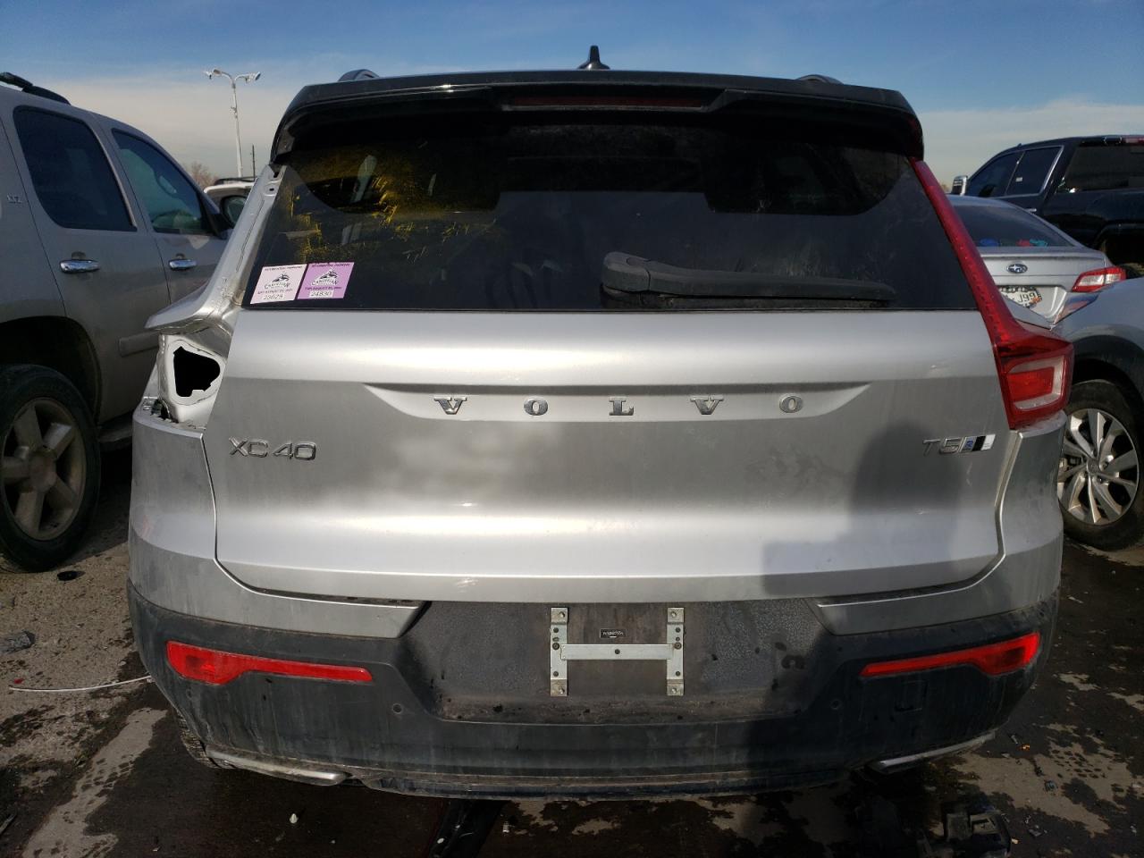 2019 Volvo XC40 VIN YV4162UM0K2156524 Copart auction photo, front end / side damage thumbnail 6