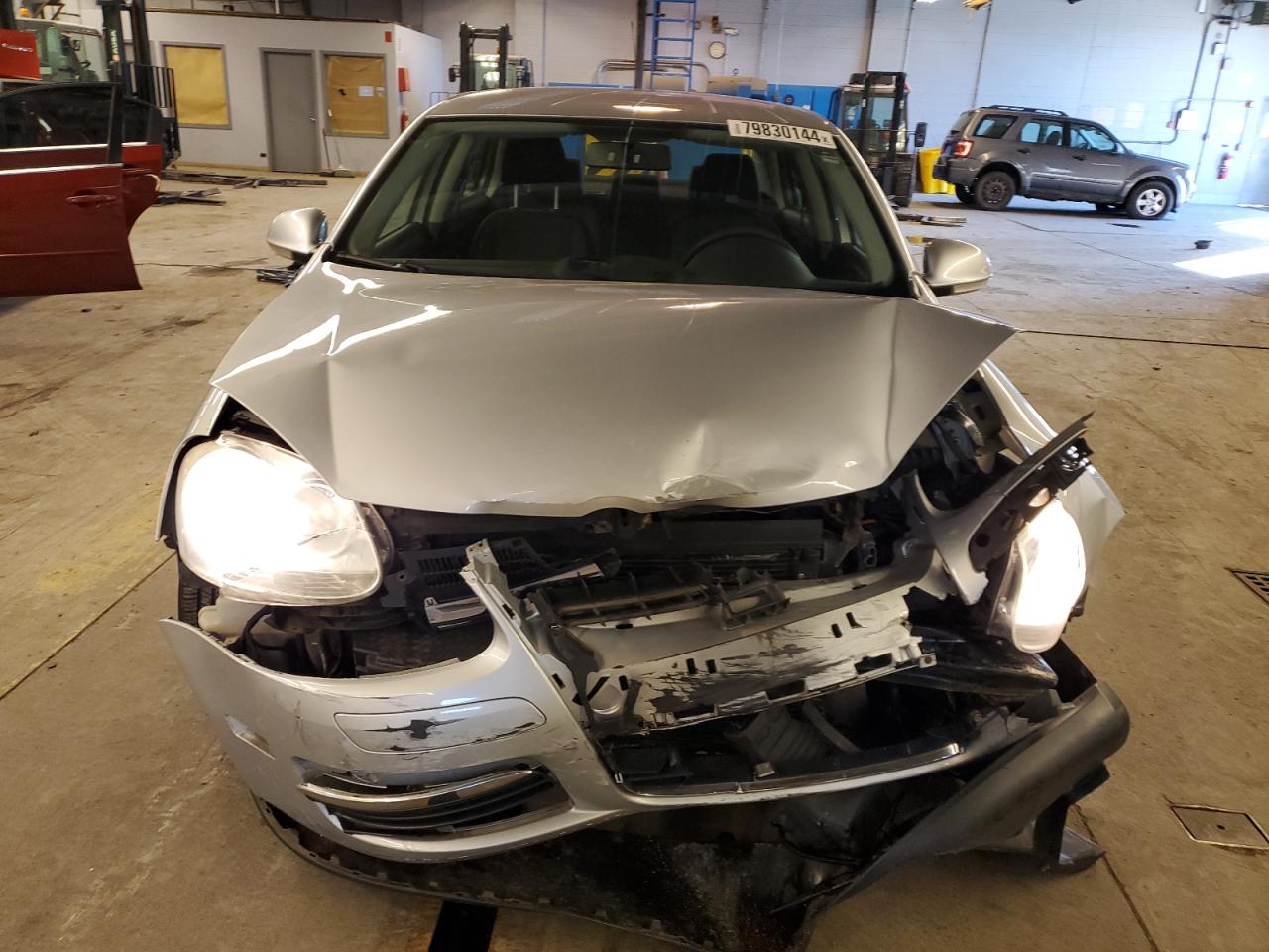 2010 Volkswagen Jetta VIN 3VWJZ7AJ9AM003856 Copart auction photo, front end / minor dent/scratches damage thumbnail 5
