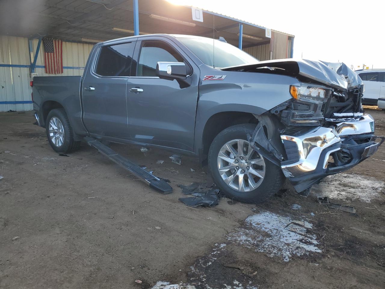 2021 Chevrolet Silverado VIN 3GCUYGED1MG119532 Copart auction photo, front end / side damage thumbnail 4