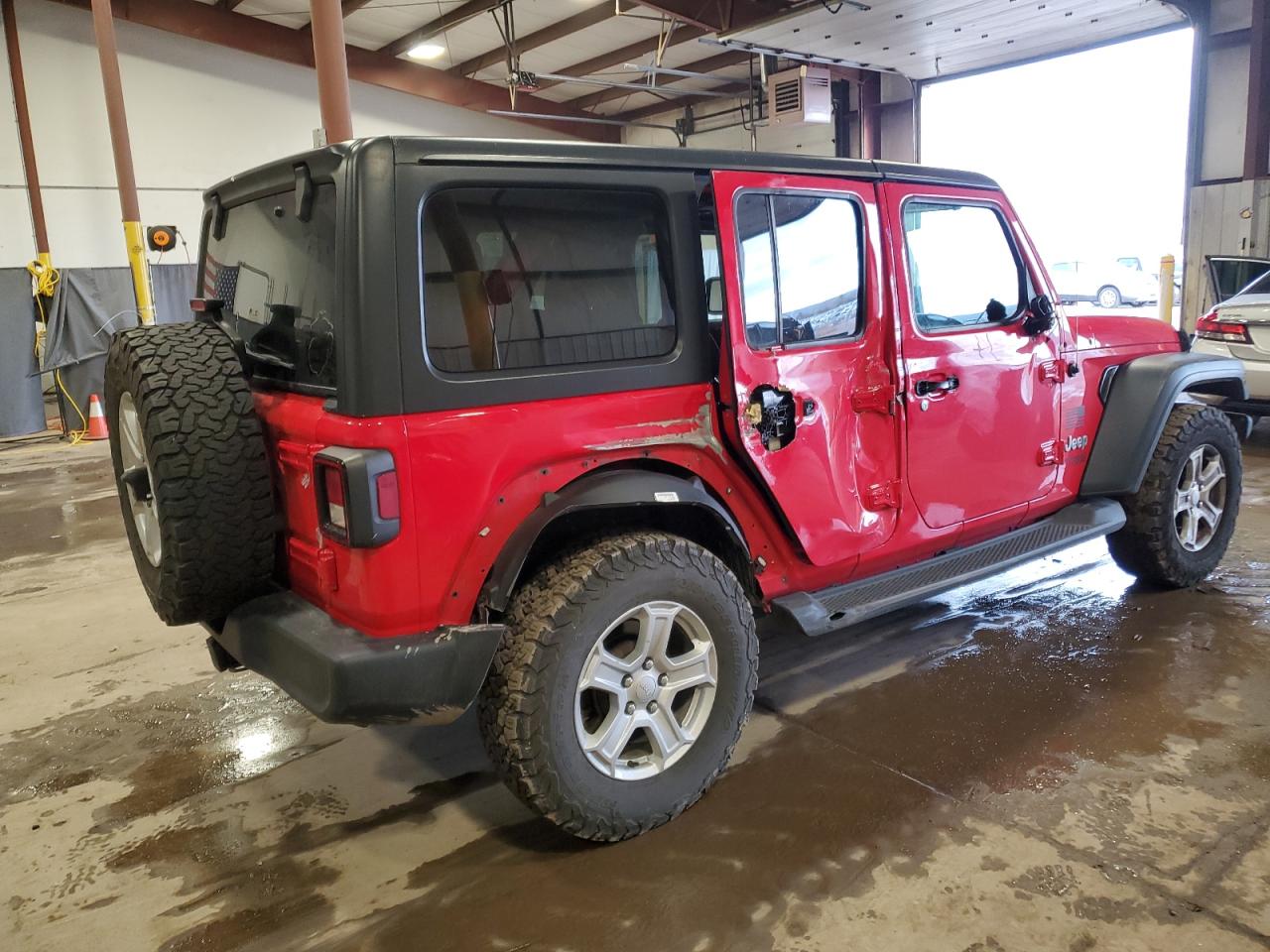 2018 Jeep Wrangler VIN 1C4HJXDGXJW118667 Copart auction photo, side damage thumbnail 3